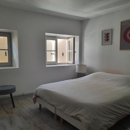 Duplex Place Du Marche Saint-Jean-dʼAngély Kültér fotó