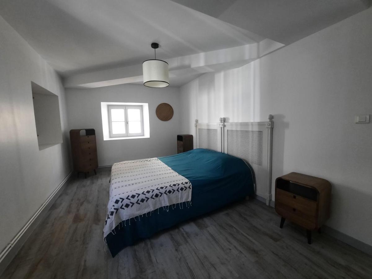 Duplex Place Du Marche Saint-Jean-dʼAngély Kültér fotó
